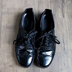 RAG & BONE PATENT LEATHER WING TIP SNEAKERS 41/10